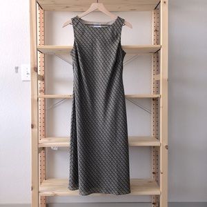 SOLD 🙌🏼 Ann Taylor LOFT Petite Shift Dress Sz 10P